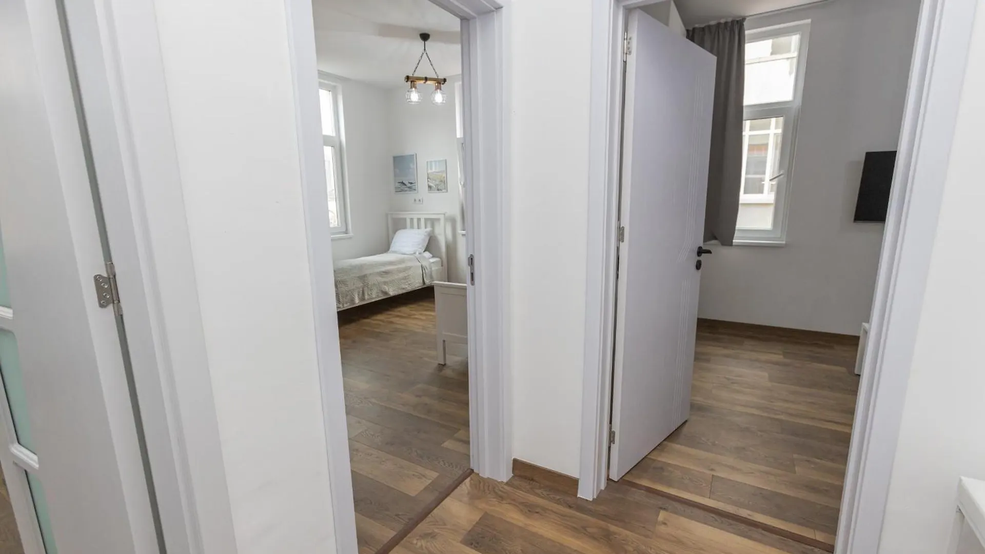 The Central House 1 Burgas Apartment