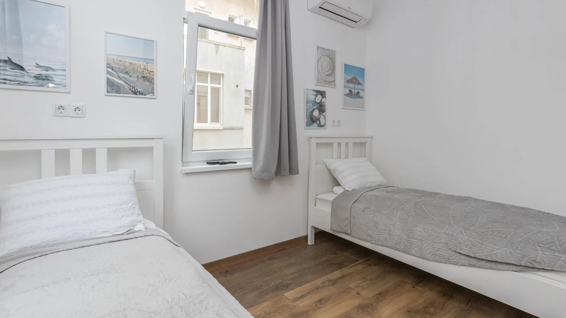 The Central House 1 Burgas Apartment