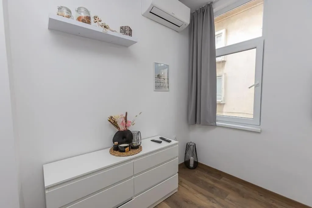 Apartment The Central House 1 Burgas