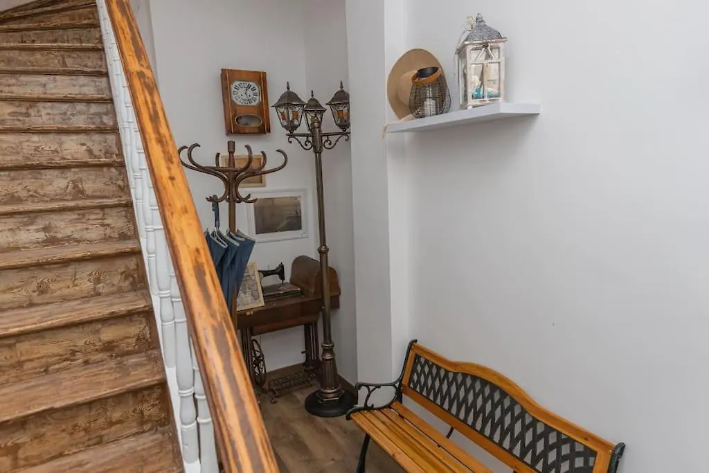 The Central House 1 Burgas Apartment